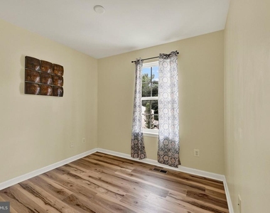 713 English Ivy Way - Photo Thumbnail 17