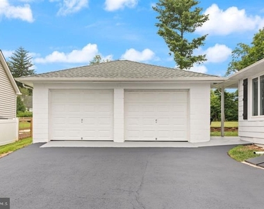 336 Catherine Street - Photo Thumbnail 3