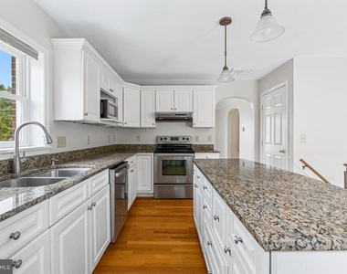 708 E Main Street - Photo Thumbnail 9