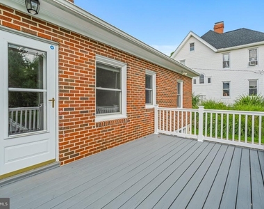 708 E Main Street - Photo Thumbnail 32