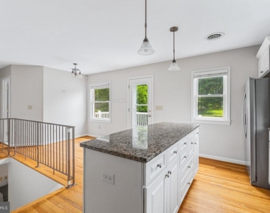708 E Main Street - Photo Thumbnail 11