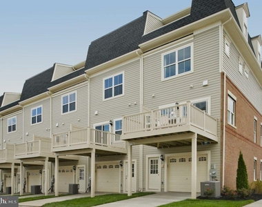 7155 Macon Street - Photo Thumbnail 3