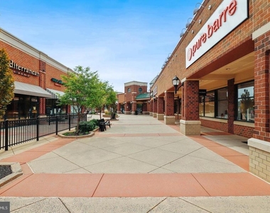 7155 Macon Street - Photo Thumbnail 28
