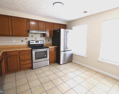 2086 Tanglewood Drive - Photo Thumbnail 2