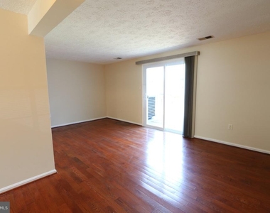 2086 Tanglewood Drive - Photo Thumbnail 4