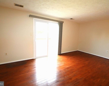 2086 Tanglewood Drive - Photo Thumbnail 6