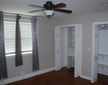1807 Merritt Boulevard - Photo Thumbnail 6
