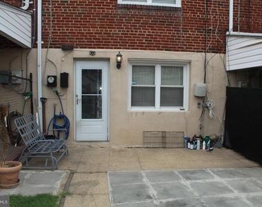 1807 Merritt Boulevard - Photo Thumbnail 17
