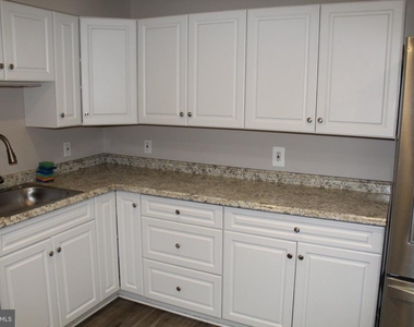 1807 Merritt Boulevard - Photo Thumbnail 11