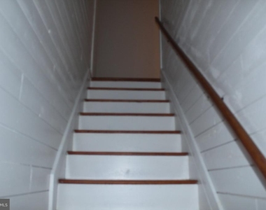 1807 Merritt Boulevard - Photo Thumbnail 12