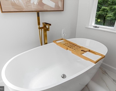 2318 Shaded Brook Drive - Photo Thumbnail 40