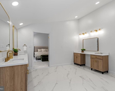 2318 Shaded Brook Drive - Photo Thumbnail 44