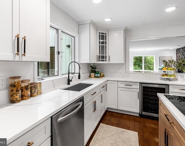 2318 Shaded Brook Drive - Photo Thumbnail 26