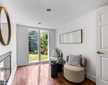 2318 Shaded Brook Drive - Photo Thumbnail 11