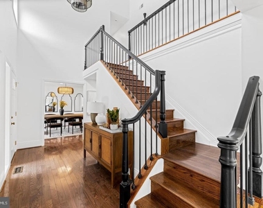 2318 Shaded Brook Drive - Photo Thumbnail 8