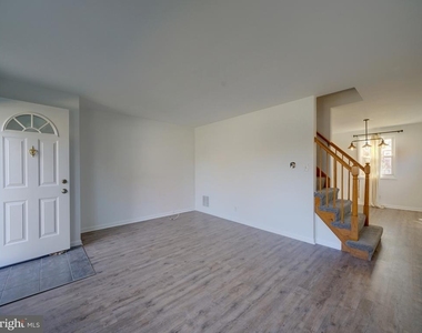 5113 Meridy Avenue - Photo Thumbnail 4