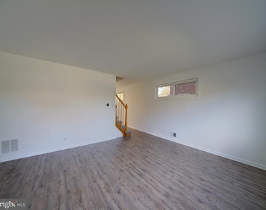 5113 Meridy Avenue - Photo Thumbnail 5