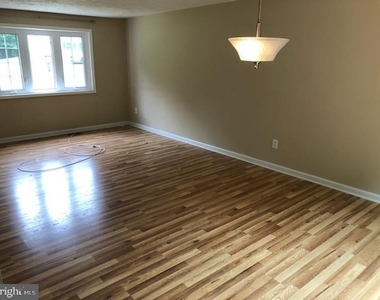 7313 Inwood Avenue - Photo Thumbnail 2