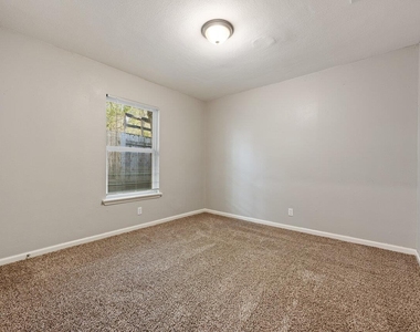 2303 Metcalfe Rd - Photo Thumbnail 13