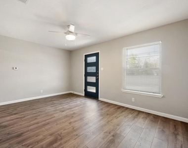 2303 Metcalfe Rd - Photo Thumbnail 5