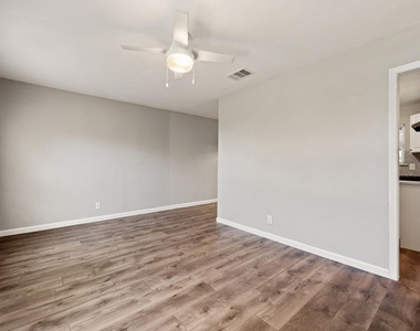 2303 Metcalfe Rd - Photo Thumbnail 8
