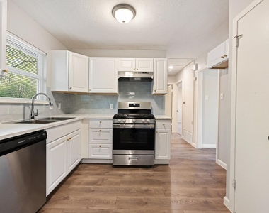 2303 Metcalfe Rd - Photo Thumbnail 11