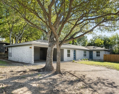 2303 Metcalfe Rd - Photo Thumbnail 1