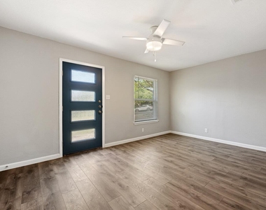 2303 Metcalfe Rd - Photo Thumbnail 6