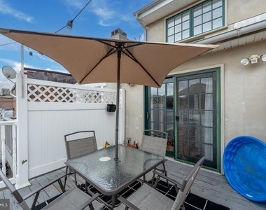 1005 Light Street - Photo Thumbnail 15