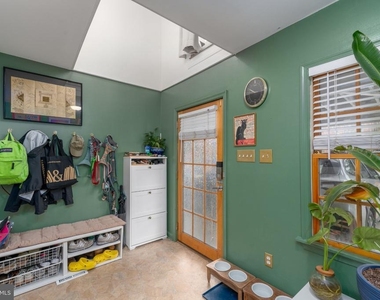1005 Light Street - Photo Thumbnail 12