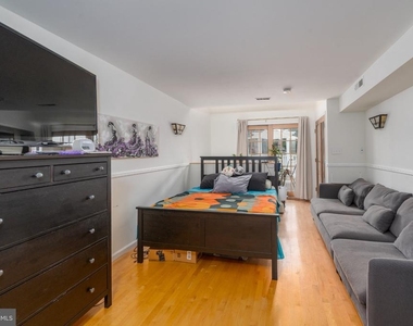 1005 Light Street - Photo Thumbnail 21