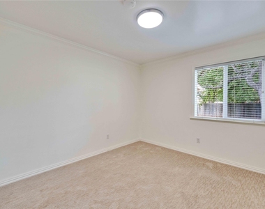 2608 Chowan Way - Photo Thumbnail 20