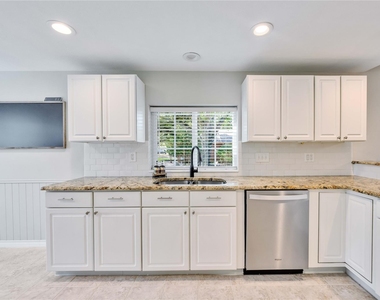 2608 Chowan Way - Photo Thumbnail 5