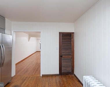 416 E Cross Street - Photo Thumbnail 16