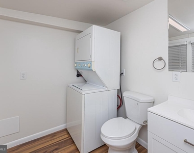 416 E Cross Street - Photo Thumbnail 20