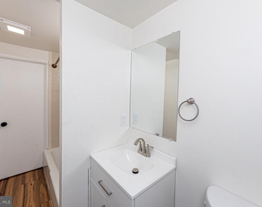 416 E Cross Street - Photo Thumbnail 30