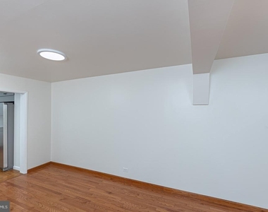 416 E Cross Street - Photo Thumbnail 17