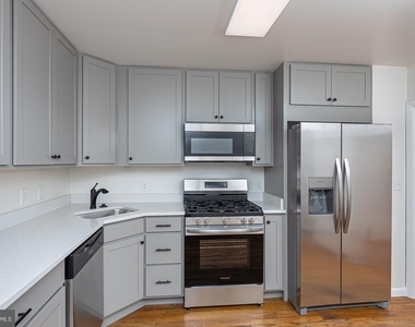 416 E Cross Street - Photo Thumbnail 7