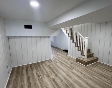 4321 Sheldon Avenue - Photo Thumbnail 10