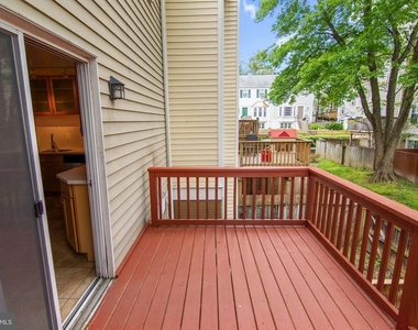 1467 Chatham Court - Photo Thumbnail 4