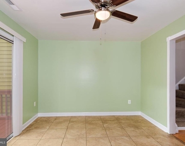 1467 Chatham Court - Photo Thumbnail 11