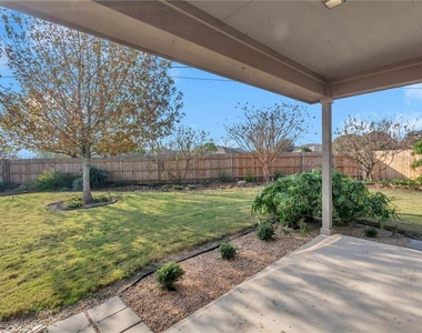 310 Stewart Dr - Photo Thumbnail 19