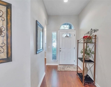 310 Stewart Dr - Photo Thumbnail 2