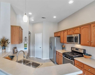 310 Stewart Dr - Photo Thumbnail 7