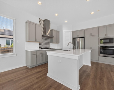 1330 Stone Manor Trail - Photo Thumbnail 13