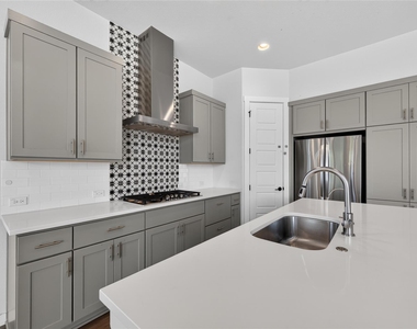 1330 Stone Manor Trail - Photo Thumbnail 16