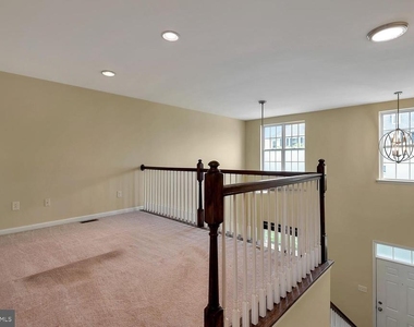 1092 Worth Lane - Photo Thumbnail 7