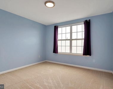 1092 Worth Lane - Photo Thumbnail 8