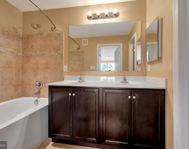1092 Worth Lane - Photo Thumbnail 13