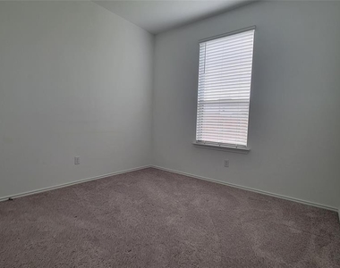 217 Redonda Dr - Photo Thumbnail 8